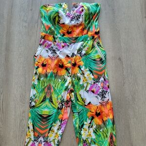 BEBE Tropical Artsy Print Strapless Pockets Back Zip Closure Jumpsuit Sz Medium